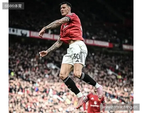 罗马诺:谢什科预计伤缺大约三周,将在12月初回归合练 罗马诺:谢什科预计伤缺大约三周,将在12月初回归合练